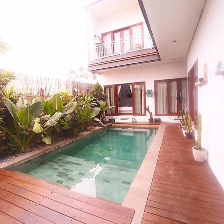 Loka Anyar Guest House Kerobokan Esterno foto